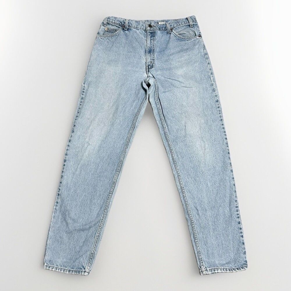Vintage Levis 96’ 550 Relaxed Fit Tapered Leg Light Wash Jeans 36x33